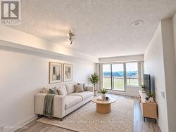 1111 - 1070 SHEPPARD AVENUE W Toronto, ON M3J 0G8
