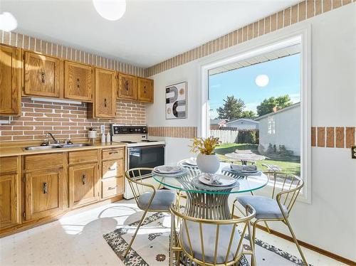 2238 Burrows Ave, Winnipeg, MB 