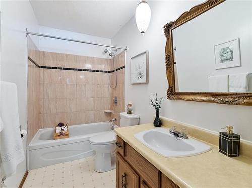 2238 Burrows Ave, Winnipeg, MB 