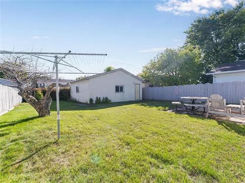 2238 Burrows Ave, Winnipeg, MB 