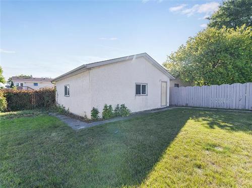 2238 Burrows Ave, Winnipeg, MB 