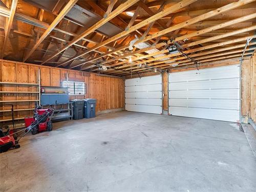 2238 Burrows Ave, Winnipeg, MB 