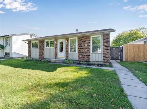 2238 Burrows Ave, Winnipeg, MB 