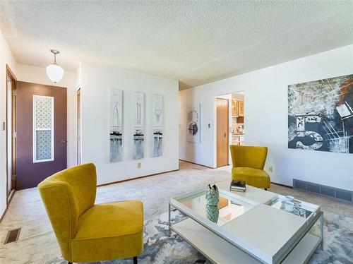 2238 Burrows Ave, Winnipeg, MB 