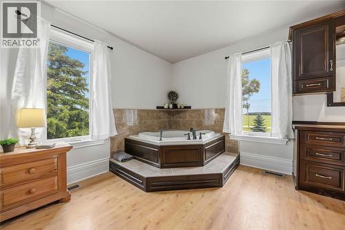 5458 Douglas Line, Plympton-Wyoming, ON 