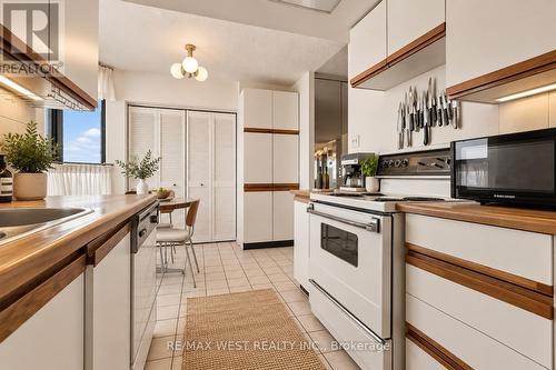 KITCHEN - 2702 - 80 Antibes Drive, Toronto, ON 