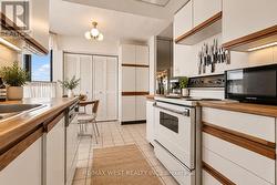 KITCHEN - 