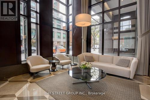 301 - 68 YORKVILLE AVENUE , Toronto, Ontario M5R 3V7 3