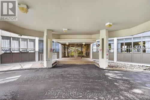 808 - 2323 Confederation Parkway, Mississauga, ON 