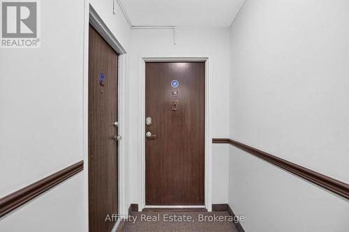 808 - 2323 Confederation Parkway, Mississauga, ON 