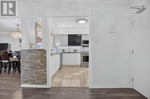 808 - 2323 Confederation Parkway, Mississauga, ON 