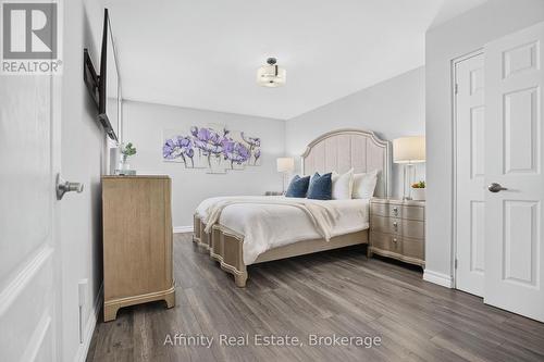 808 - 2323 Confederation Parkway, Mississauga, ON 