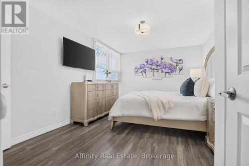 808 - 2323 Confederation Parkway, Mississauga, ON 