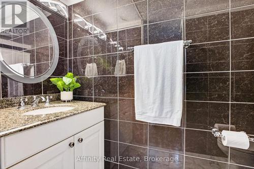 808 - 2323 Confederation Parkway, Mississauga, ON 