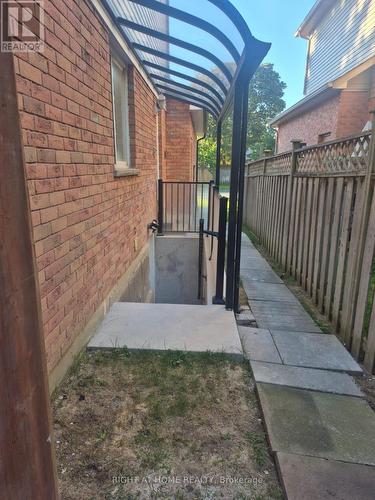 BASEMENT - 70 LIPTON CRESCENT , Whitby, Ontario L1R 1W9 4