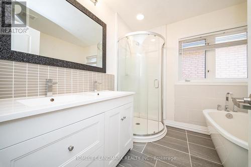 33 Titan Drive, Hamilton, ON 