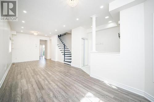 33 Titan Drive, Hamilton, ON 