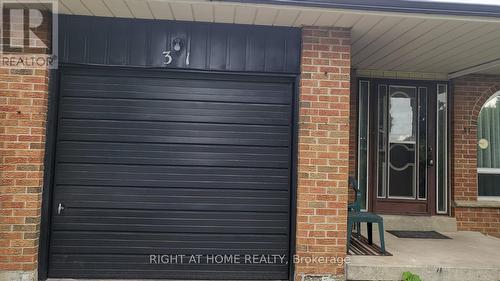 31 MANITOU CRESCENT , Brampton, Ontario L6S 2Z6 2