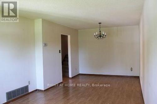 31 MANITOU CRESCENT , Brampton, Ontario L6S 2Z6 3