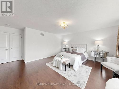 664 Mcgregor Farm Trail, Newmarket, ON 