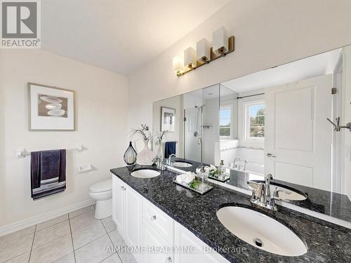664 Mcgregor Farm Trail, Newmarket, ON 