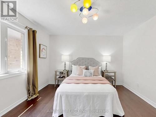 664 Mcgregor Farm Trail, Newmarket, ON 