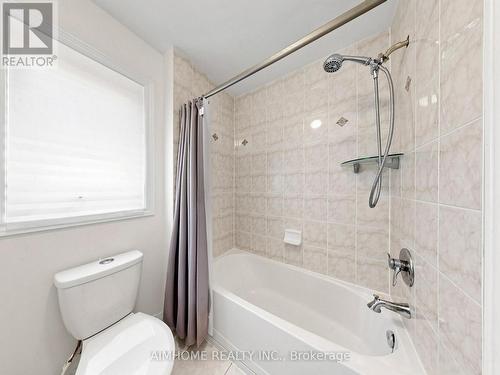 664 Mcgregor Farm Trail, Newmarket, ON 