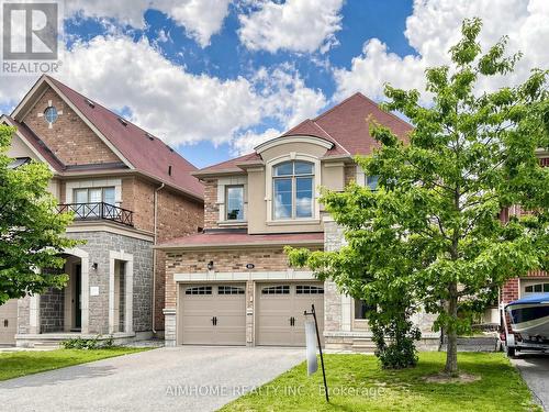 664 Mcgregor Farm Trail, Newmarket, ON 