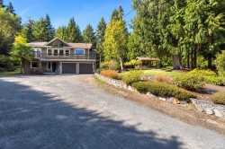 1453 Honeysuckle Pl North Saanich, BC V8L 5J8