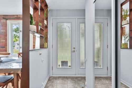 Hall d'entrée/Vestibule - 38 Av. De Bruyères, Lorraine, QC 