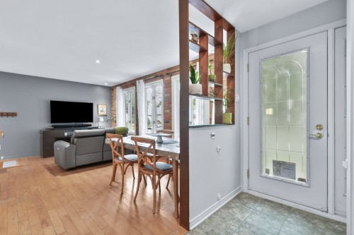 Hall d'entrée/Vestibule - 38 Av. De Bruyères, Lorraine, QC 