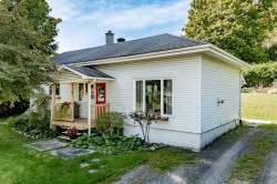 20 Rue Thornton N. Coaticook, QC J1A 2C9