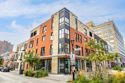 301-3558 Av. Coloniale Montréal (Le Plateau-Mont-Royal), QC H2X 2Y5