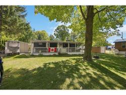 9338 W Ipperwash Road Lambton Shores, ON N0N 1J2