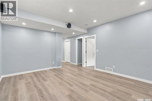 411 Hastings Crescent, Saskatoon, SK 
