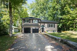 240 JONES ROAD Gravenhurst (Muskoka (S)), ON P1P 1A1
