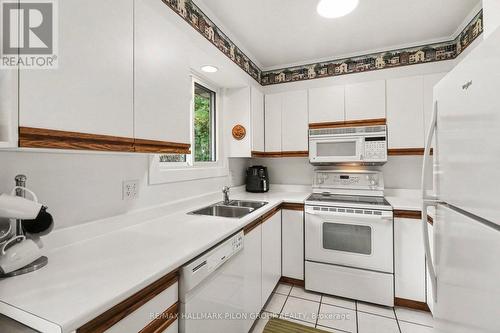16 Eastpark Drive, Ottawa, ON 