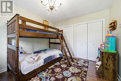Kid's bedroom at back - 