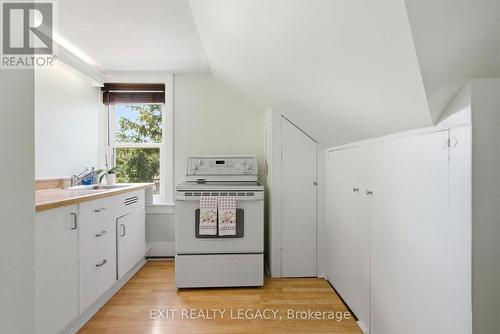 Suite 3 kitchen - 126 Temperance Street, Aurora, ON 