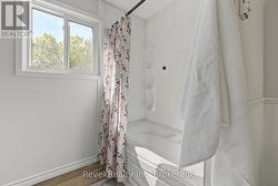 Main Bathroom - 