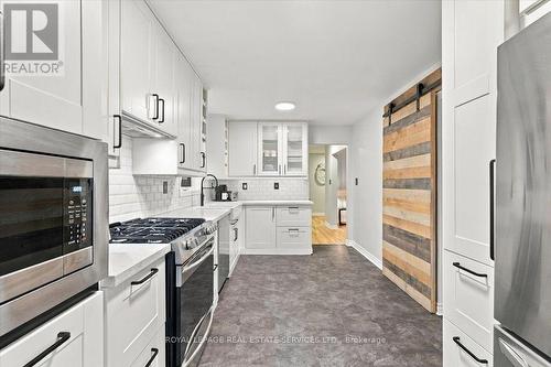 Premium vinyl flooring - 2182 Margot Street, Oakville, ON 