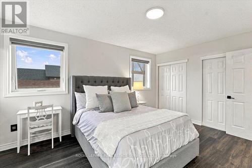 His & hers closets - 2182 Margot Street, Oakville, ON 