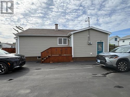 5 White'S Avenue, Stephenville, NL 