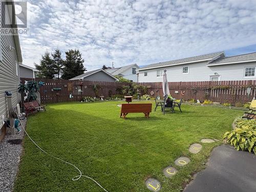 5 White'S Avenue, Stephenville, NL 