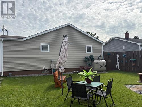 5 White'S Avenue, Stephenville, NL 