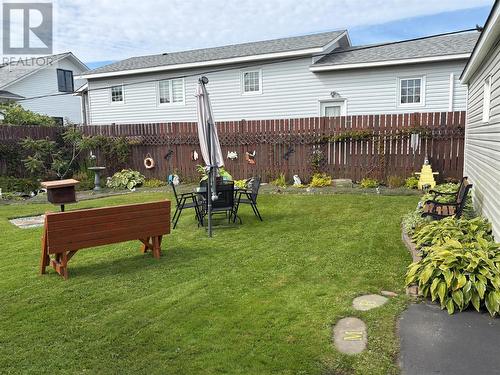 5 White'S Avenue, Stephenville, NL 
