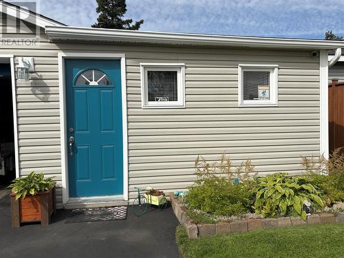 5 White'S Avenue, Stephenville, NL 