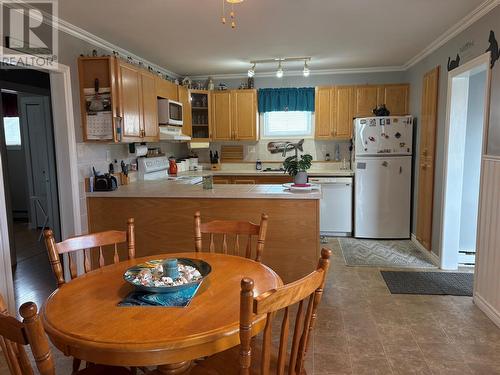 5 White'S Avenue, Stephenville, NL 
