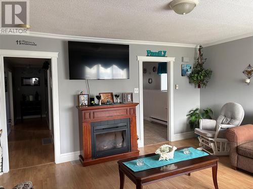 5 White'S Avenue, Stephenville, NL 