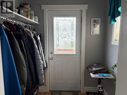 5 White'S Avenue, Stephenville, NL 